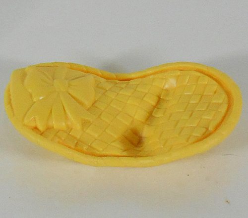 File:Fluttershy Pet Spa Dog Bed.jpg