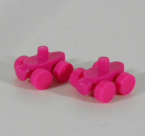 File:Pinkie Pie Cafe Skates.jpg