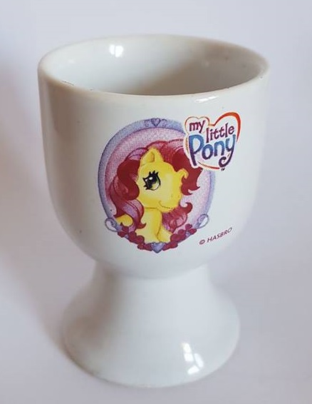 File:G3 Royal Bouquet Egg-cup.jpg