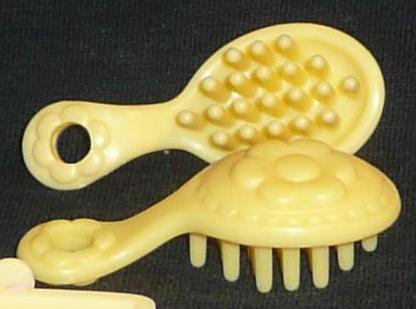 File:G3 - 04 spring basket accessories yellowbrushes.jpg