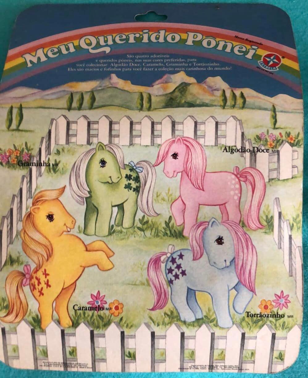 Brazilian Os Fofinhos Backcard