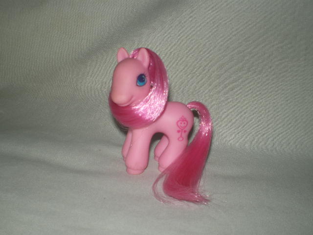 File:Baby Honeyberry.jpg