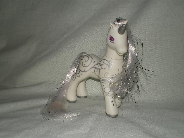 File:Princess Silver Swirl.jpg