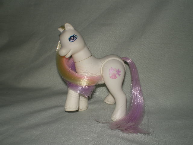 File:Dainty Dove.jpg