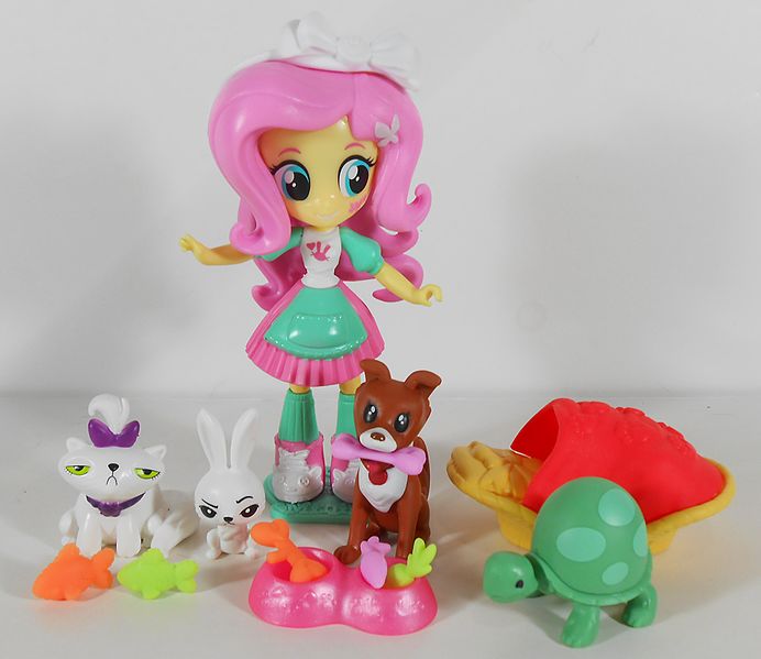 File:Fluttershy Pet Spa Set.jpg