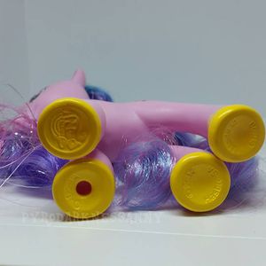 Large princess celestia fakie feet.jpeg