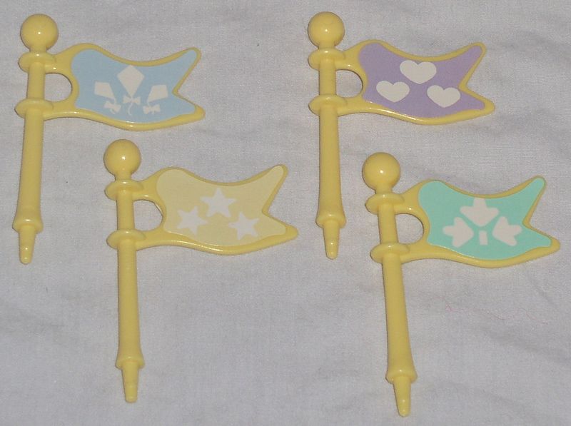 File:4 Yellow Flags.JPG