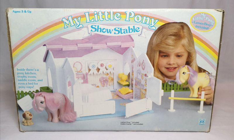 File:Show Stable box sold in Finland top.jpg