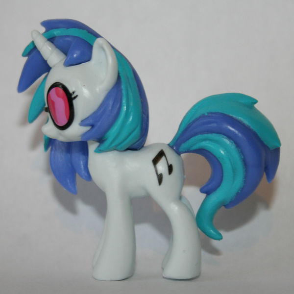 File:Egmont dj pon3.JPG