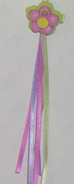 File:FlowerClip YellowCenter.JPG