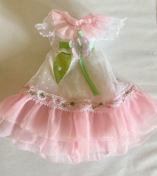 File:LLL Garden Party Gown Dress photo credit Juliette Ponei.jpg